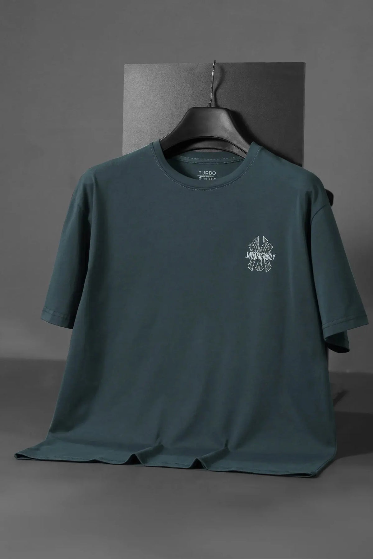 New Era Satisfactorily Graphic Oversize Men's Tee WEARO