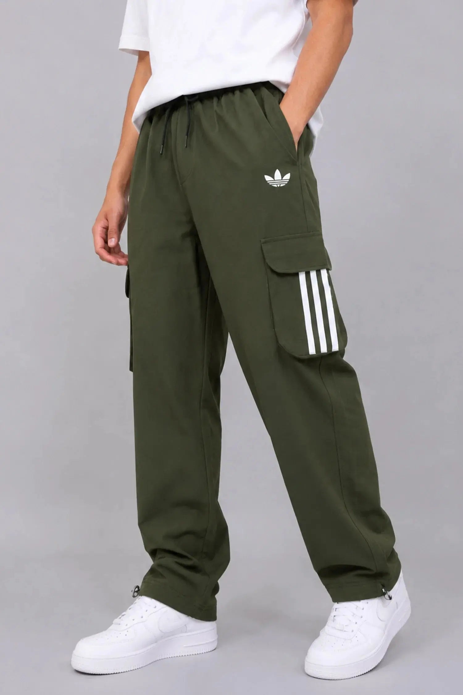 Mid-Rise Pocket Side Stripe Loose Bottom Trouser WEARO